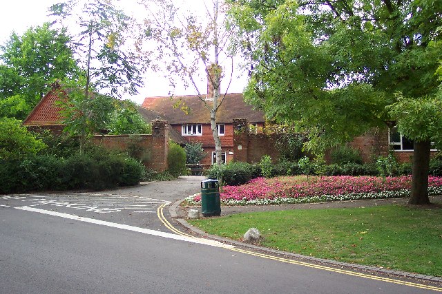 Merrist Wood College © Ron Strutt cc-by-sa/2.0 :: Geograph ...