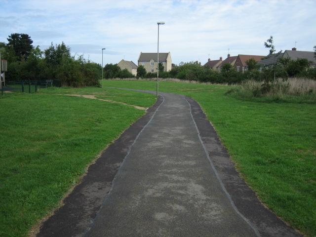 Path lying between Goldfinch Close and Corncrake Way looking north