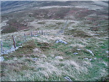 SH7169 : Fence-line, Foel Lwyd by Martyn B