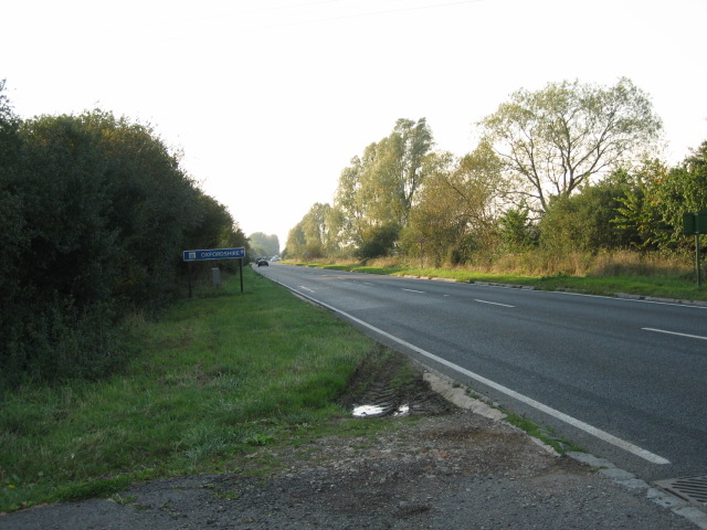 Looking west from Bucks side towards county boundary with Oxon