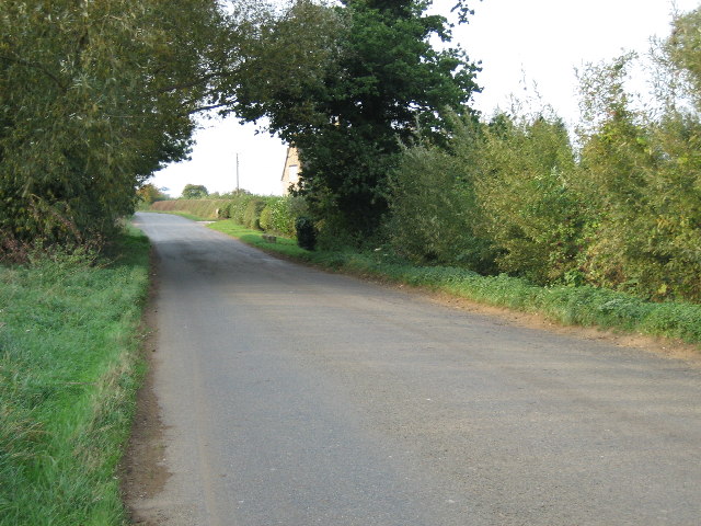 Road near Hawkwell Farm looking north-west