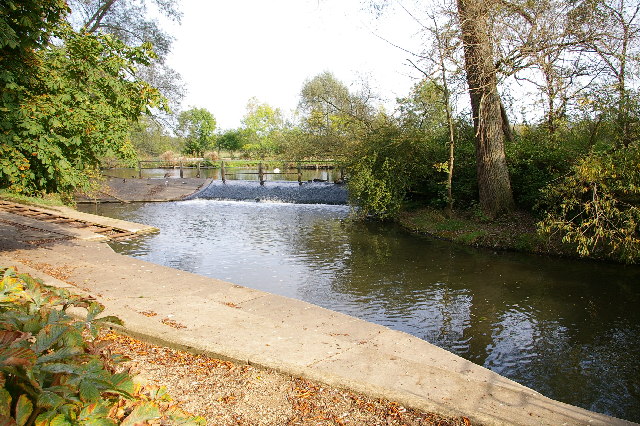 Weir on River Cherwell, Oxford.