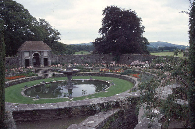 Edwin Lutyens' finest small garden: Heywood.