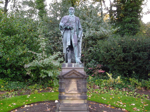 Saltwell Park Statue