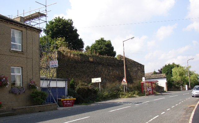 The big wall, Upper Edge, Elland
