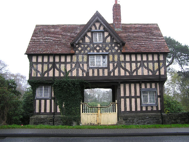 Gate House Sion Mills © Kenneth Allen :: Geograph Britain and Ireland