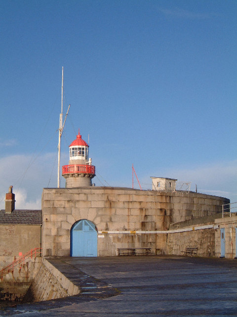 Lighthouse on the tip of the southern breakwater