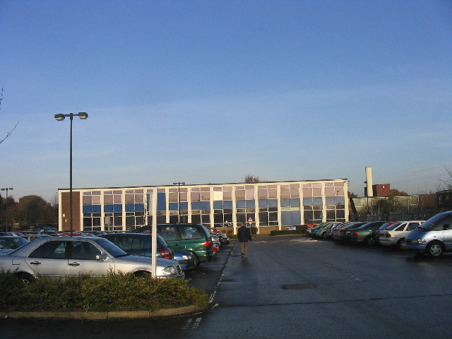 Council Offices, Fryerns, Basildon © John Winfield cc-by-sa/2.0 ...