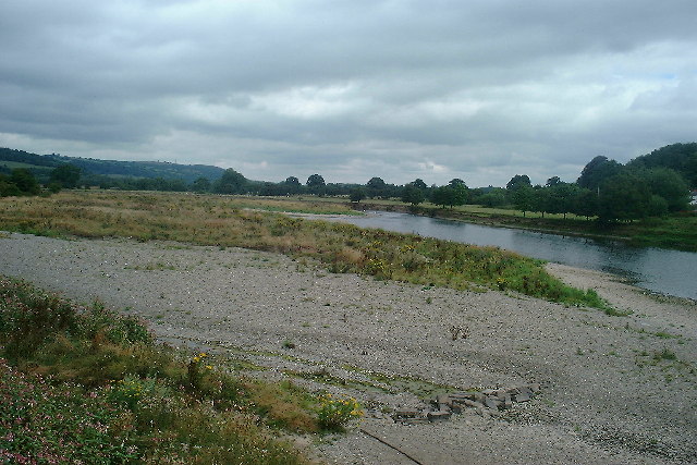 Looking north along the River Wye from Glasbury Bridge