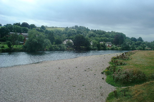 Looking south along the River Wye at Glasbury