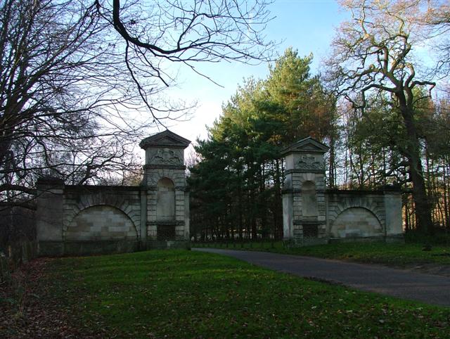 Clumber Park Gate, Normanton © Mick Garratt cc-by-sa/2.0 :: Geograph ...