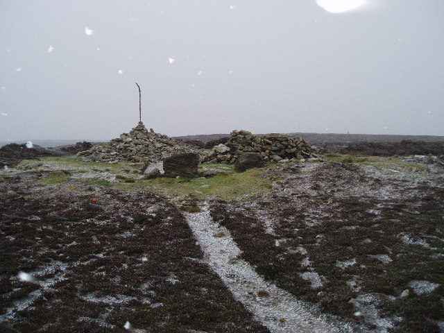 Cairn at Simon Howe, 2.5 km south of Goathland