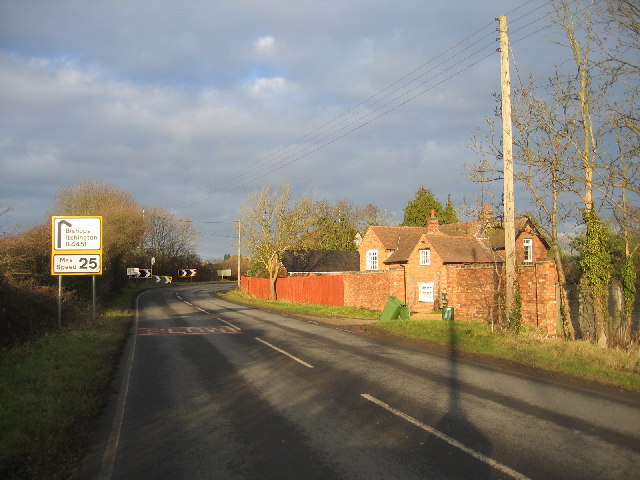Gaydon Road approaching Cross Green