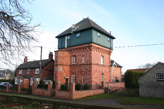 potterhanworth-water-tower-richard-croft-geograph-britain-and-ireland