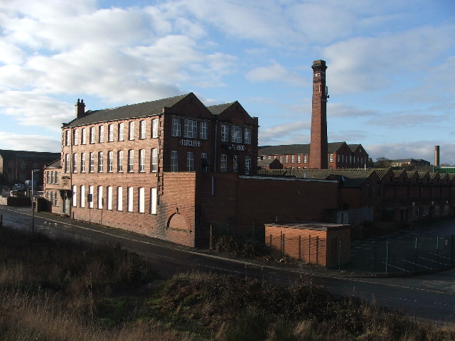 Topcliffe Mill & Oak Mill © Steve Partridge cc-by-sa/2.0 :: Geograph ...