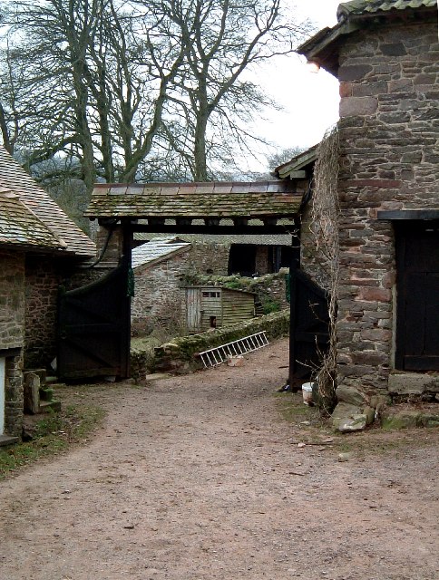 Cloutsham : The Farm © Rob Farrow :: Geograph Britain and Ireland