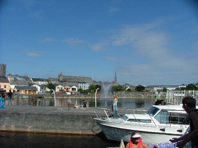 The Waterfront at Athlone, Eire © Dave Napier cc-by-sa/2.0 :: Geograph ...