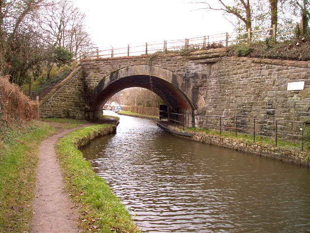 Skew railway bridge over  Monmouth and Brecon canal