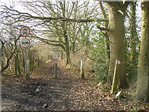 SU8949 : Restricted byway, Ash, Surrey by Humphrey Bolton