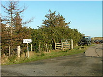 NG4867 : Road sign to Staffin Slipway by Dave Fergusson