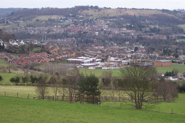 Stroud view © Peter Kwan cc-by-sa/2.0 :: Geograph Britain and Ireland