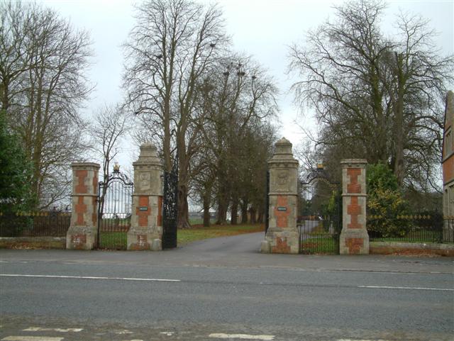 The Entrance to Barcote Manor © Colin Bates :: Geograph Britain and Ireland