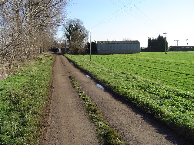 Road leading to Bedford's Barn Farm