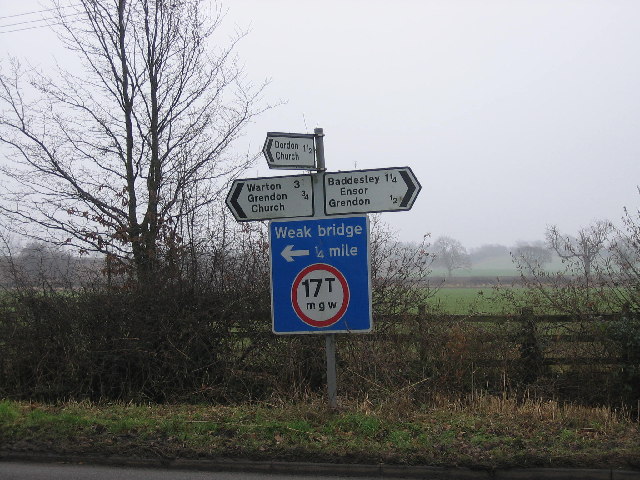 Junction of Dordon Hall Lane