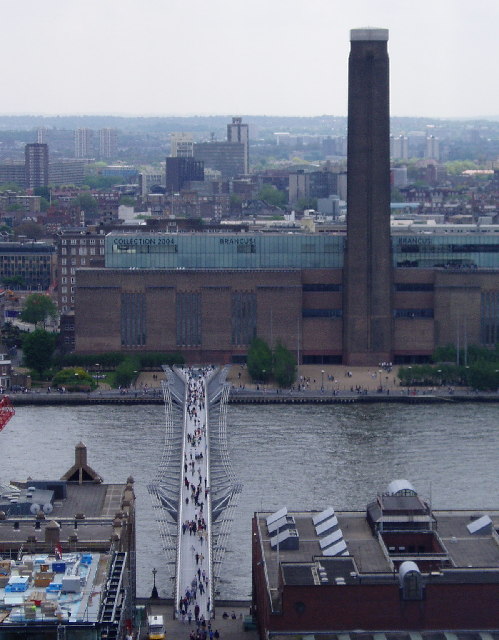 Millennium Bridge and Tate Modern © Eirian Evans cc-by-sa/2.0 ...