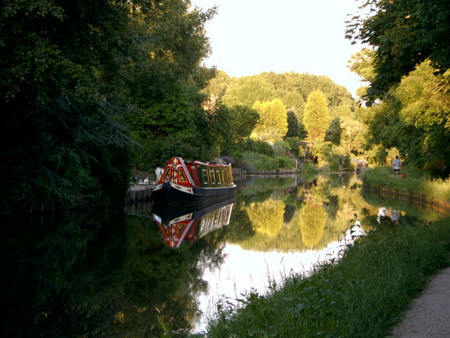 Narrow Boat on Leeds Liverpool Canal