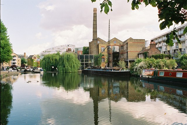Regent's Canal above City Road Lock
