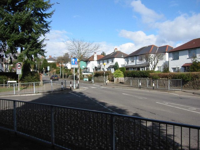 Heol Hir and Templeton Avenue Road junction