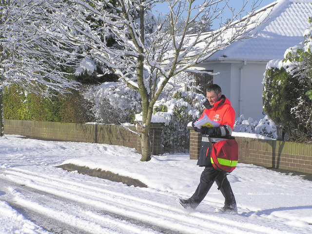 royal-mail-early-morning-delivery-omagh-kenneth-allen-cc-by-sa-2-0