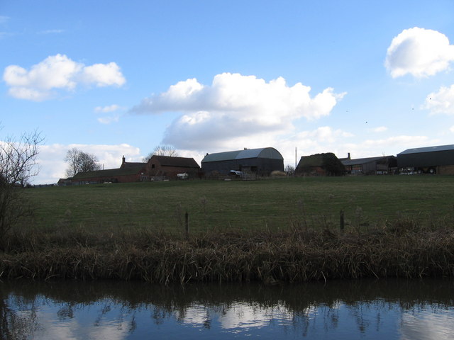 farm along Ashby Canal