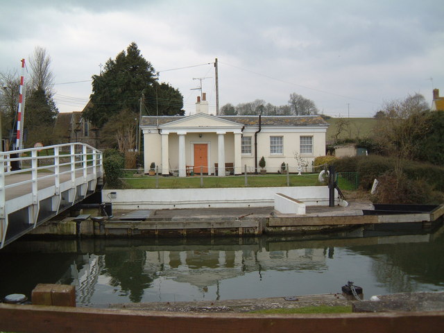 Canal House at Purton