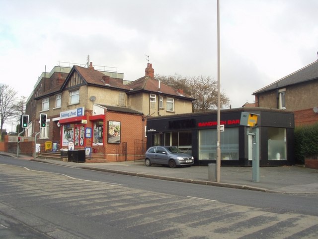 Sandwich bar and Newsagents, New Road Side