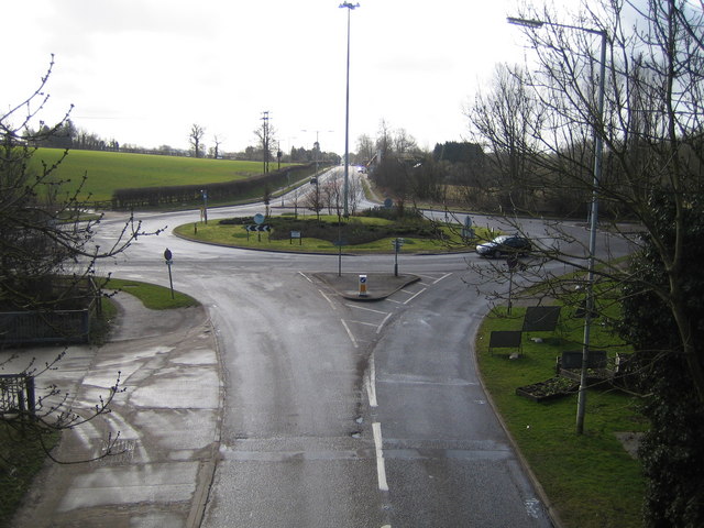 Redbourn:  A5183 / B487 roundabout