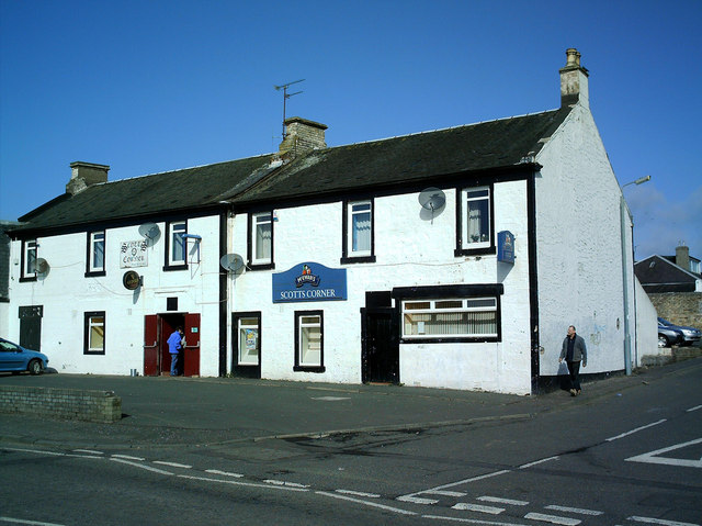 Scotts Corner Bar © Ian Rainey cc-by-sa/2.0 :: Geograph Britain and Ireland