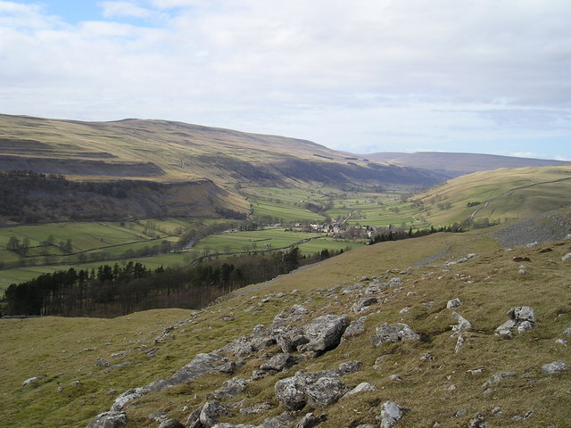 The Upper Wharfedale valley © Richard Swales cc-by-sa/2.0 :: Geograph ...