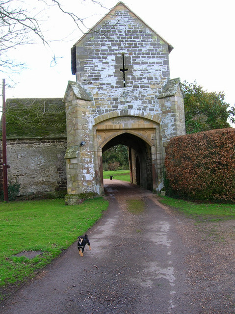 Guarding The Gatehouse, Ewhurst Manor © Simon Carey :: Geograph Britain ...