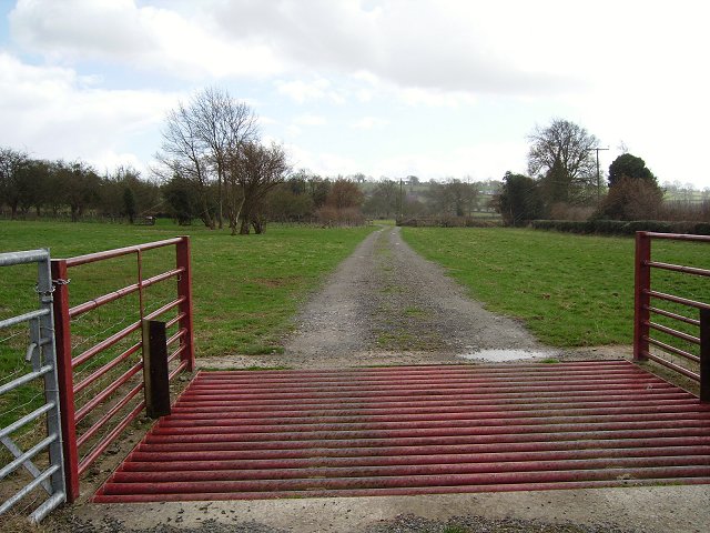 Farm track, Far Heath, Kimbolton