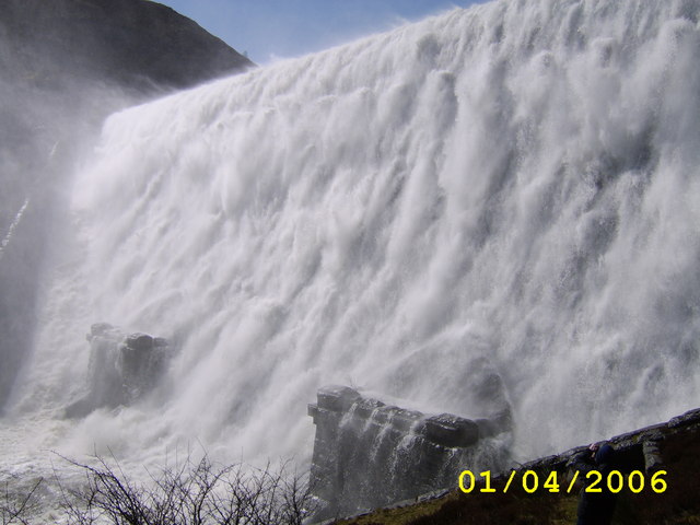 Caban-coch dam overflowing