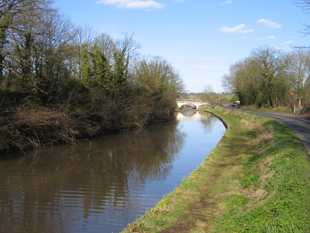 Worcester and Birmingham Canal at Hopwood