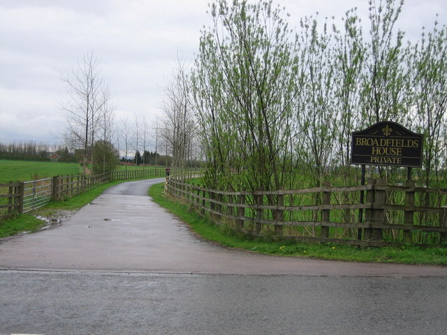 Driveway to Broadfields House