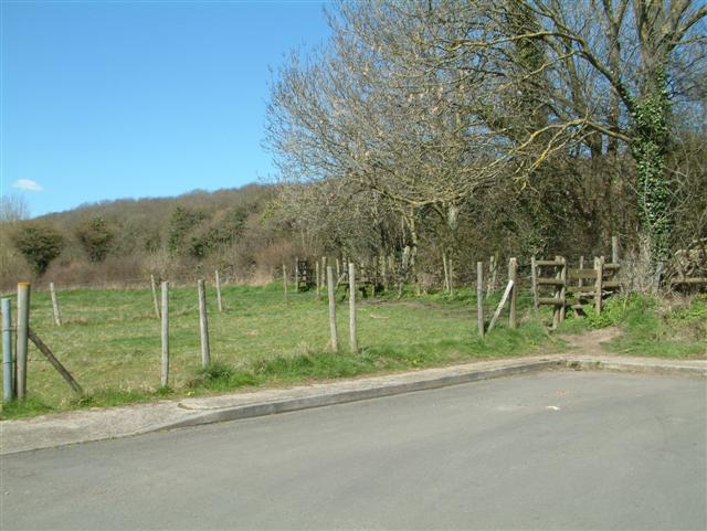 Footpath to Pwll-Pen