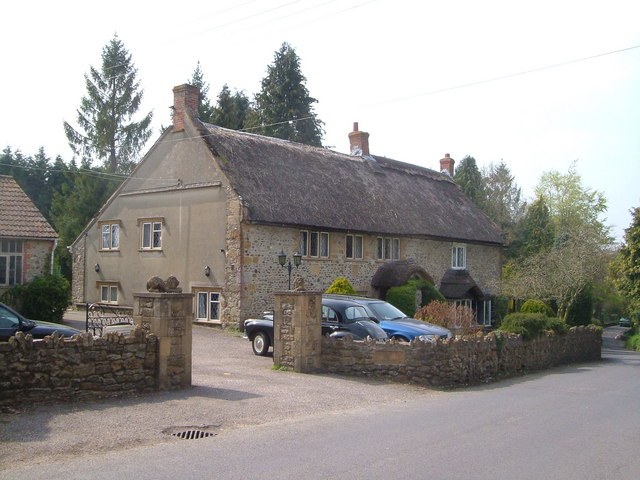 Thatched cottage, Pound Road, Horton