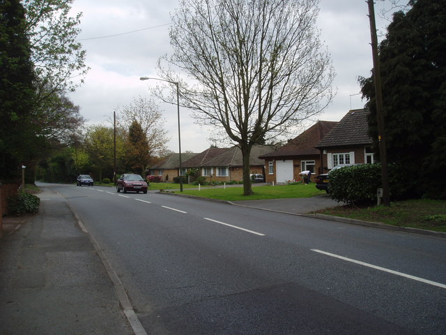 Bungalows, Leesons Hill, St. Pauls Cray,... \u00a9 Dr Neil Clifton :: Geograph Britain and Ireland