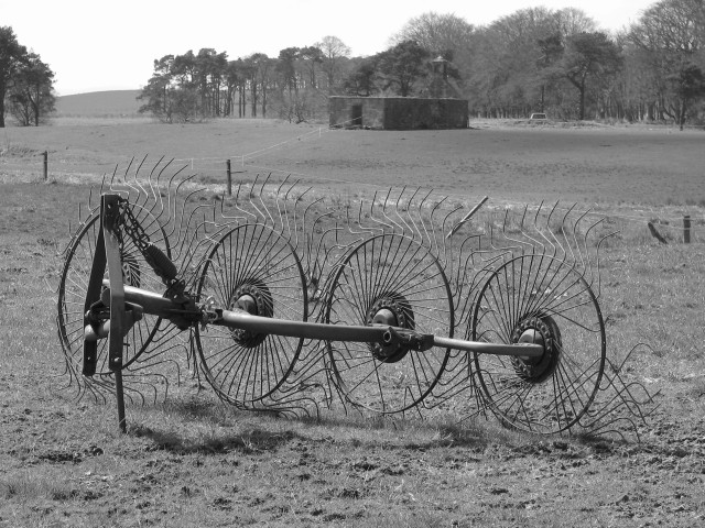 Old hay rake © Callum Black cc-by-sa/2.0 :: Geograph Britain and Ireland
