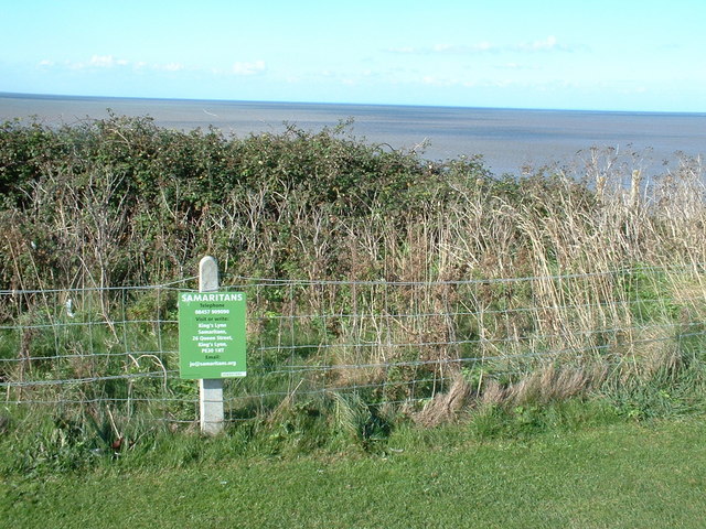 Edge of Hunstanton cliffs © Andy Peacock :: Geograph Britain and Ireland