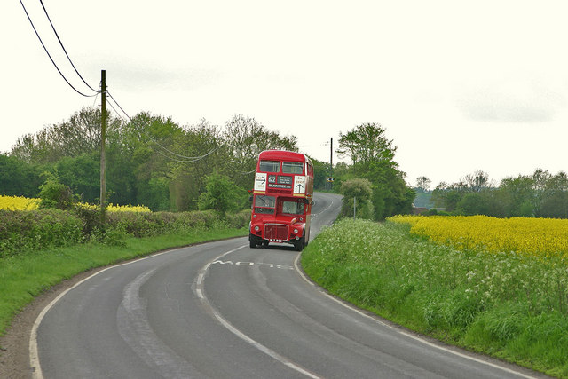 B1417 and Vintage Bus